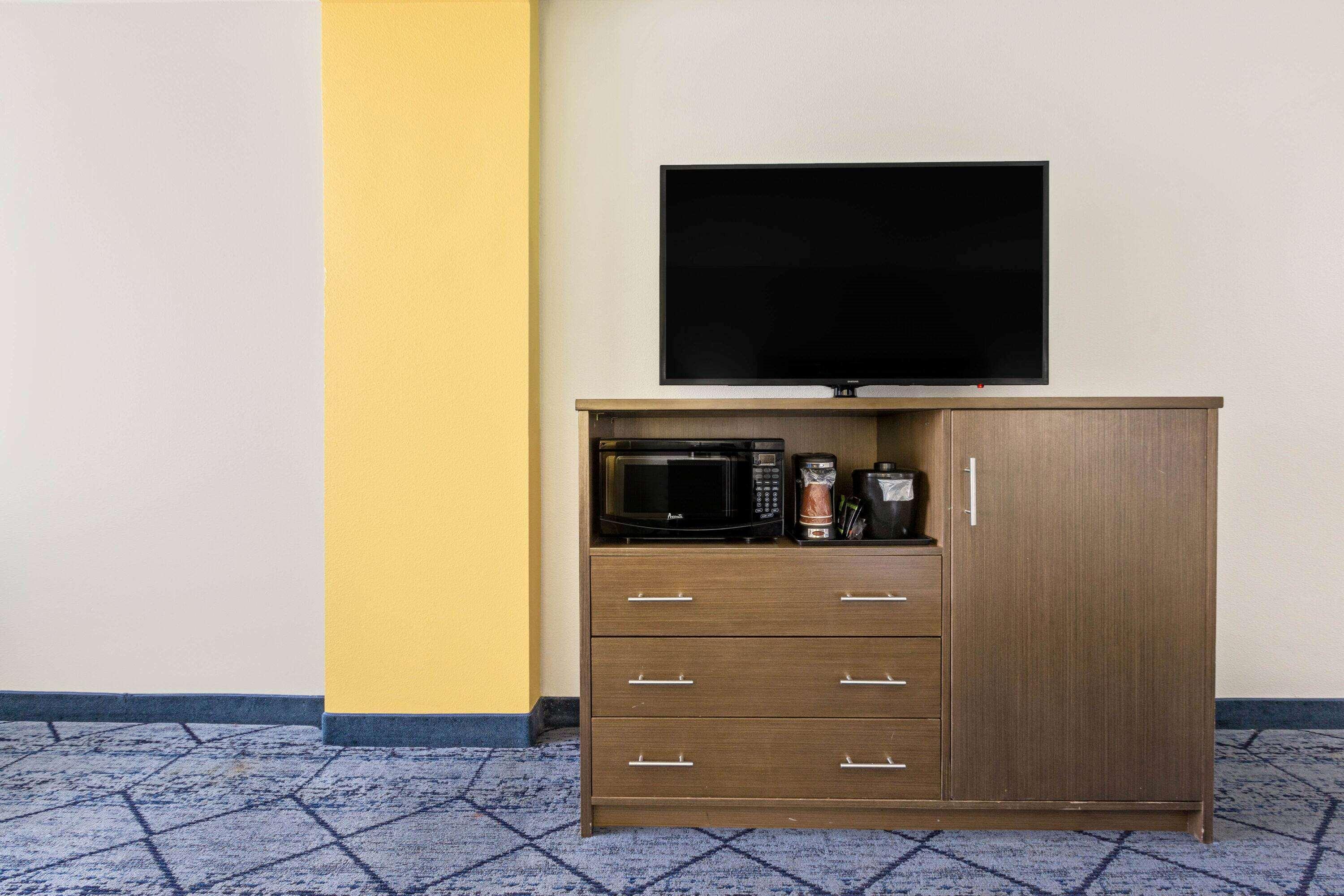 La Quinta By Wyndham Ne Long Beach/Cypress Hawaiian Gardens Exterior photo