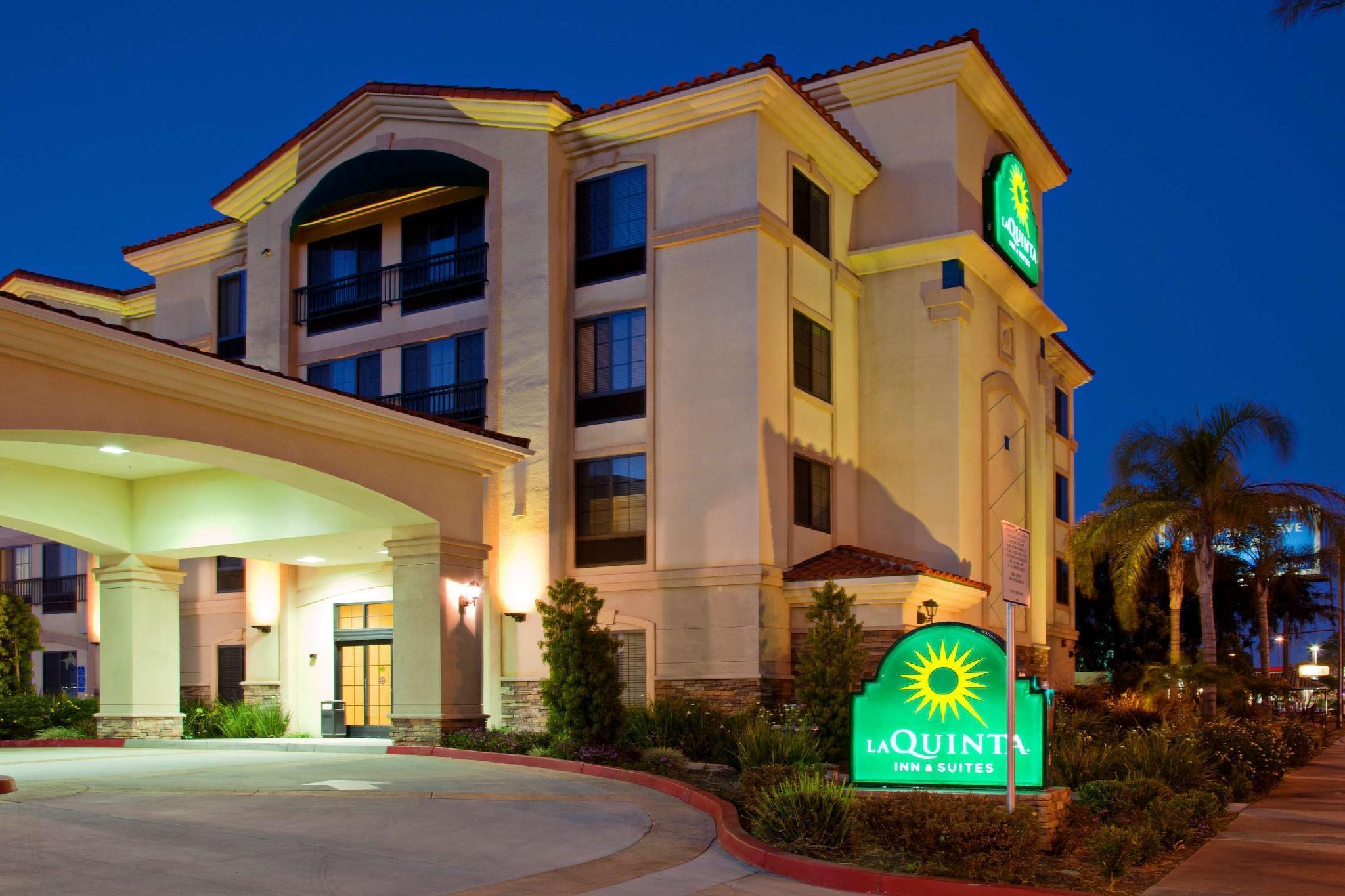 La Quinta By Wyndham Ne Long Beach/Cypress Hawaiian Gardens Exterior photo