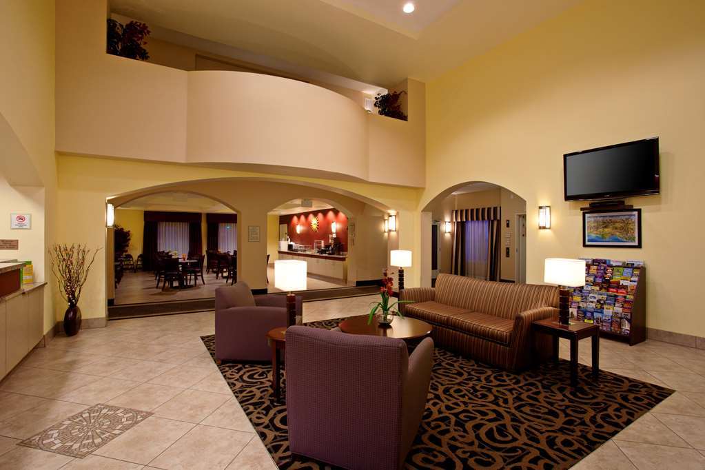 La Quinta By Wyndham Ne Long Beach/Cypress Hawaiian Gardens Interior photo